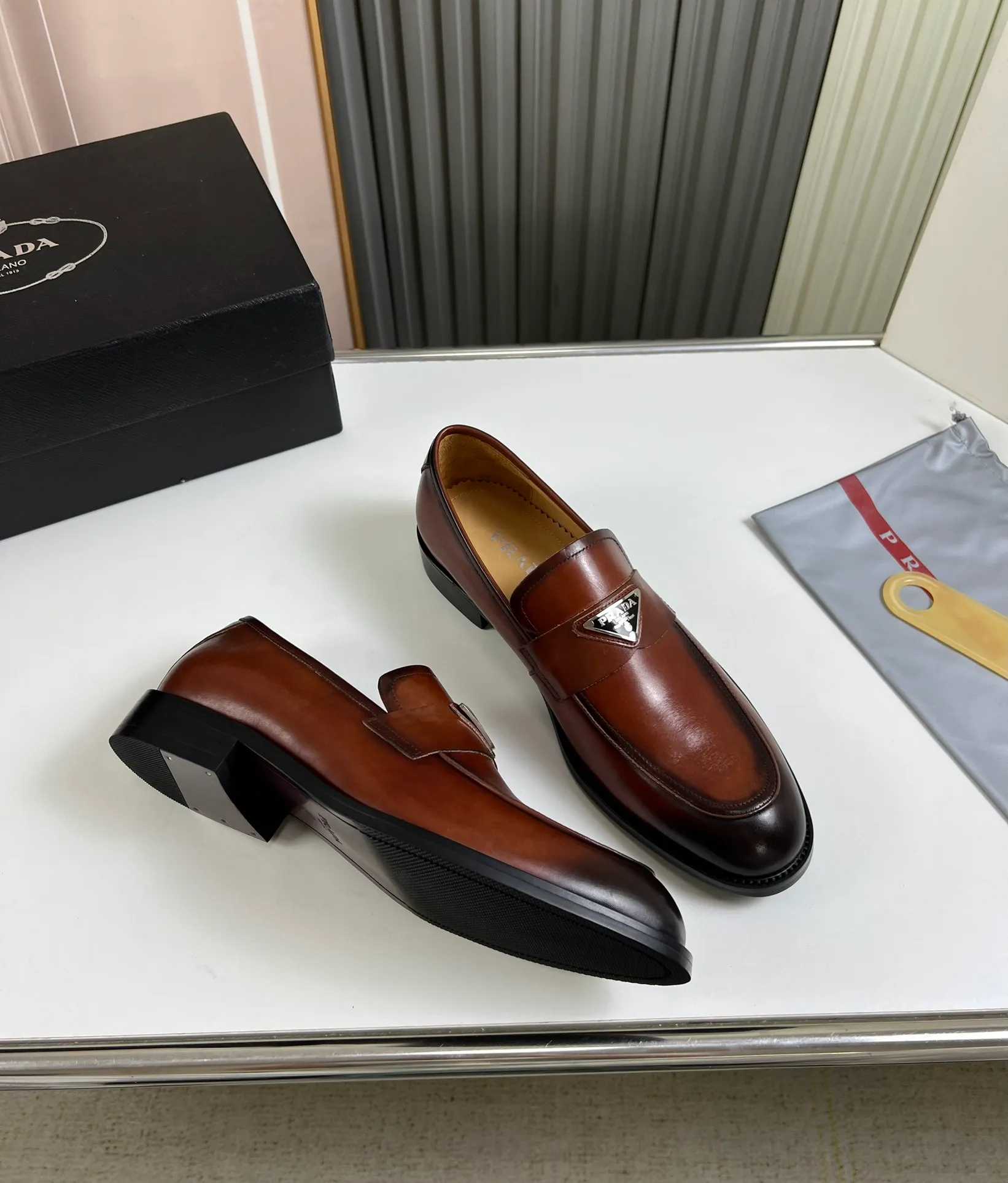 Men's shoes 💰520💰 Prada.PRADA men's business casual leather shoes, 1:1 shipment ⬆️Luxurious and noble 👞All imported original brand leather materials, just to create a more comfortable wearing experience, upper: original cowhide ➕Imported full cow lining, original outsole ✔️36-45 (45 non-returnable)